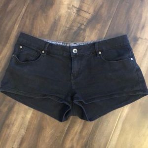 Women’s ROXY black short jean shorts. Size 29.